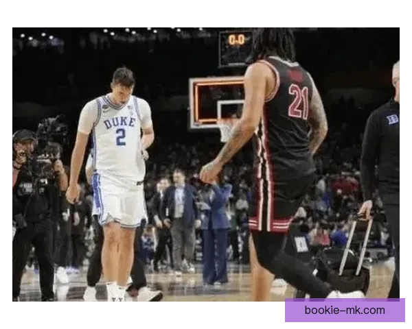 穆林斯谈绝杀杜克时刻 回忆小时候曾梦想站上这关键时刻